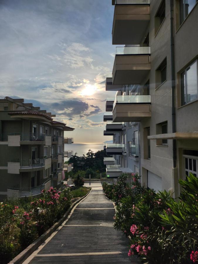 Elisos Appartement *